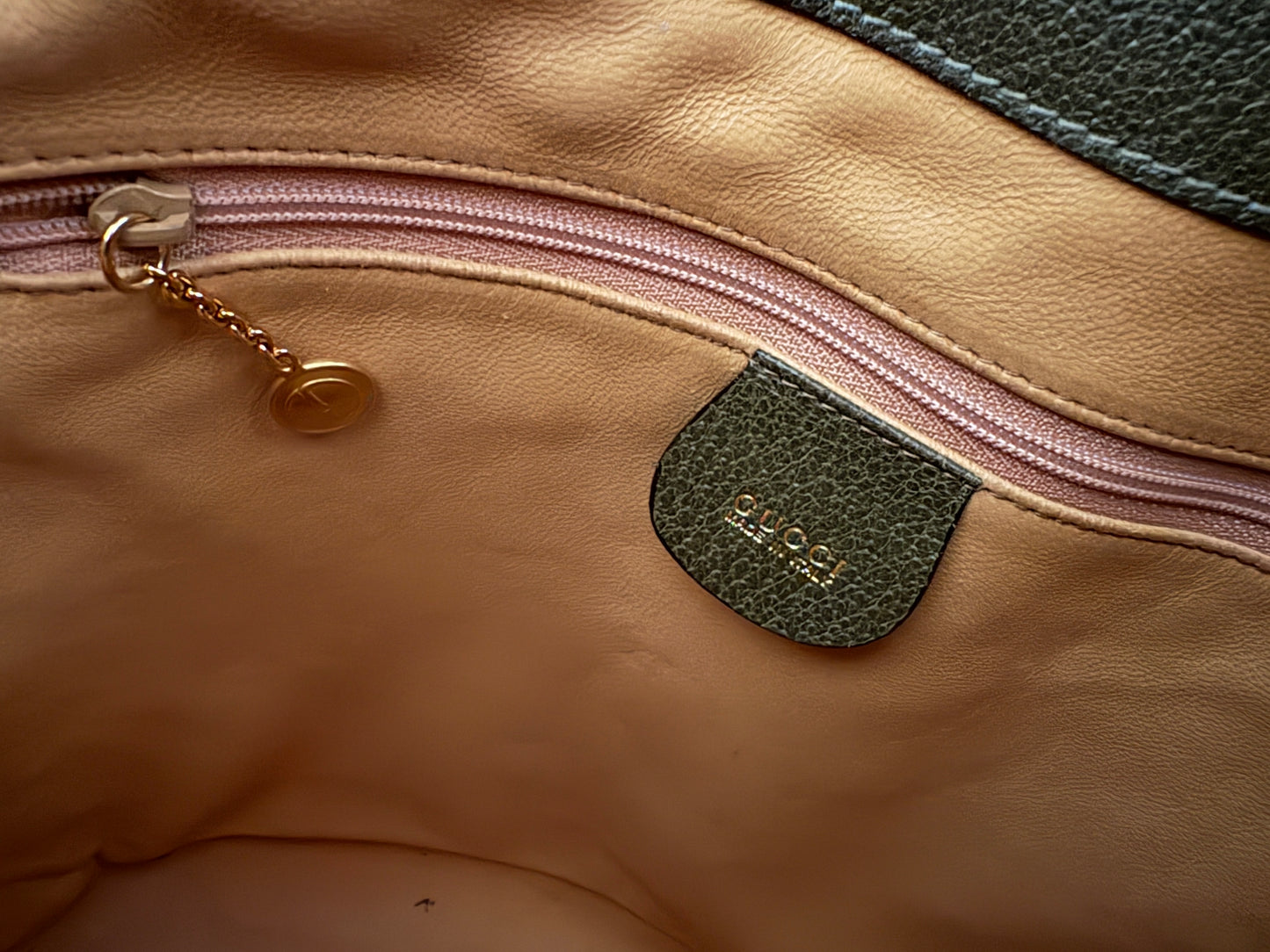 GUCCI 1990’s Archival Green Leather Bucket Crossbody Bag