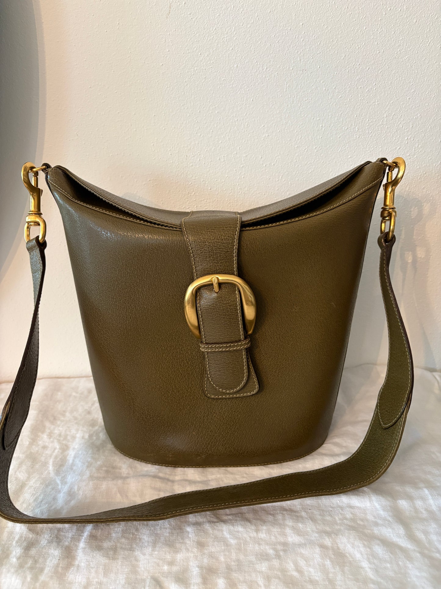 GUCCI 1990’s Archival Green Leather Bucket Crossbody Bag