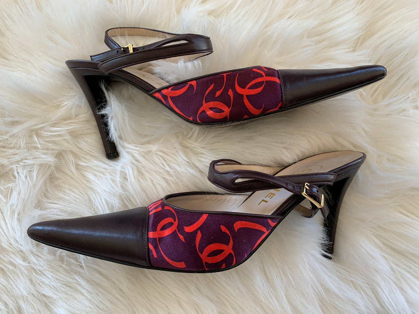 Past auction: Six pairs of Chanel size 5B shoes 1990s